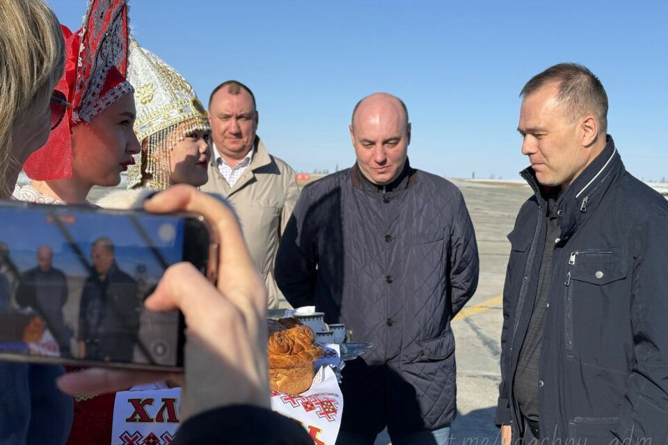 В Якутию прилетел космонавт Дмитрий Петелин