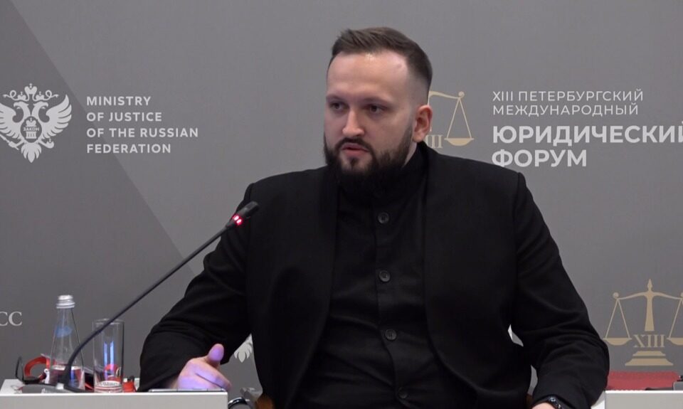 В 2025 году число копий фейков в России снизилось на 42%