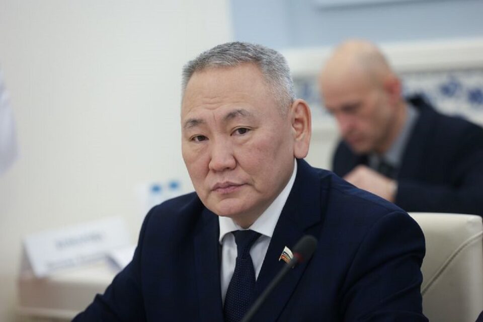 Сенатор Сахамин Афанасьев рассказал о мерах поддержки молодых семей