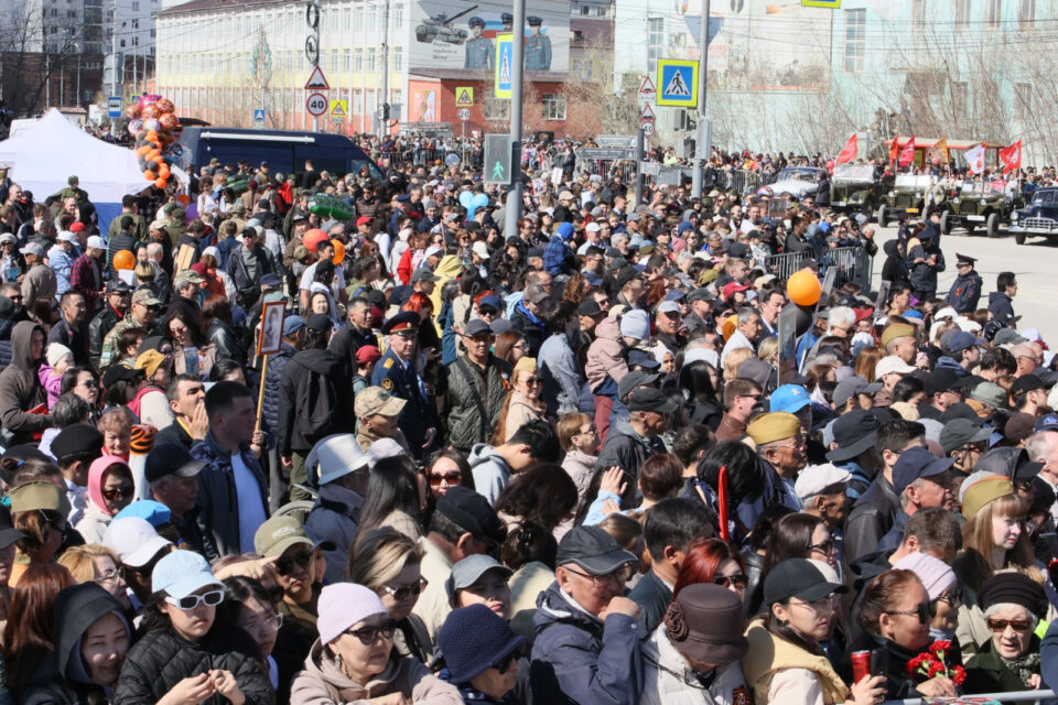 В Якутске почтили память героев Великой Отечественной войны на митинге к 80-летию Победы