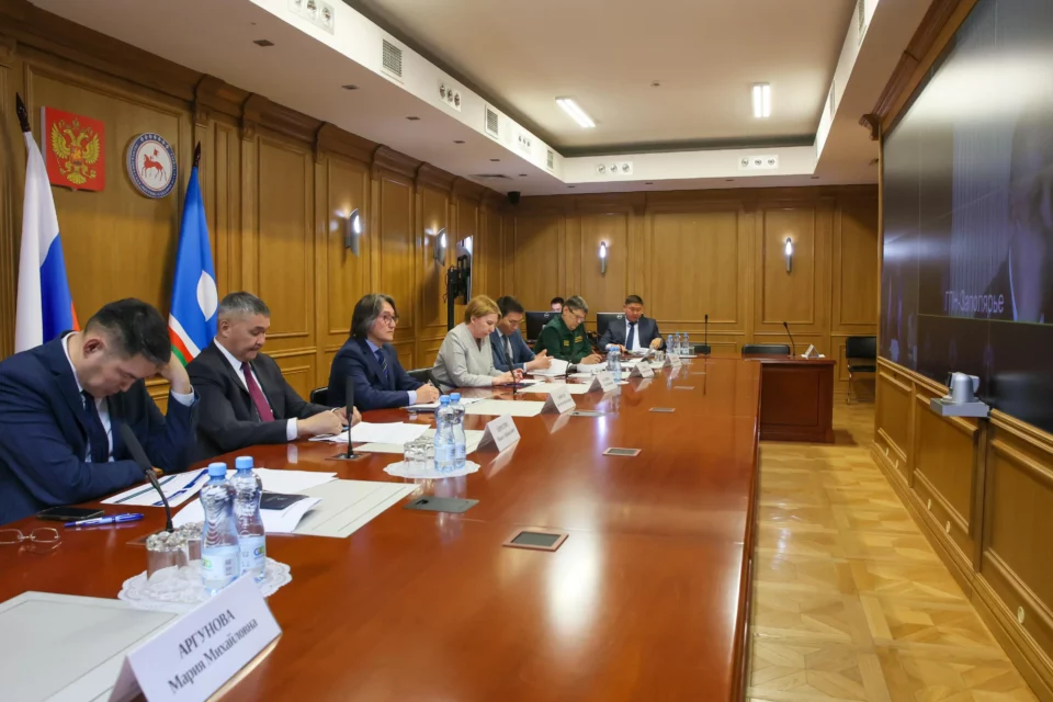 Джулустан Борисов провел совещание с представителями компании «Газпромнефть-Заполярье»