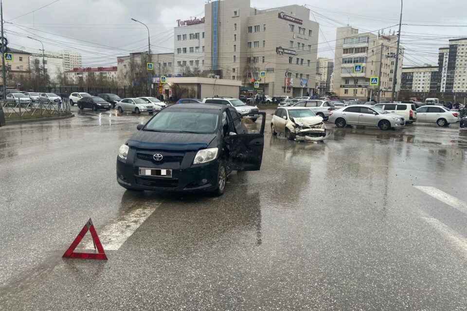 Два человека пострадали в результате ДТП в Якутске