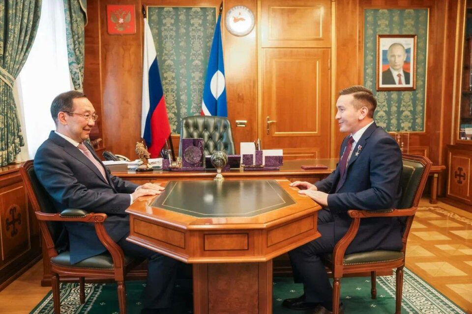 Знак отличия «Гражданская доблесть» глава Якутии вручил Игорю Юргину