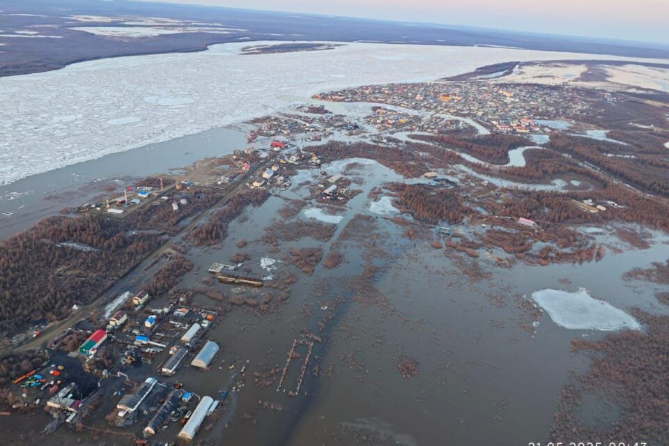 Очередной подрыв льда произведут на реке Колыме