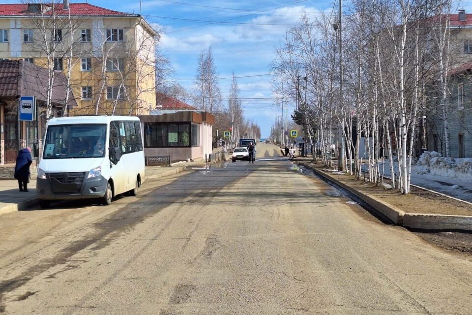 Ребенка госпитализировали в Мирном после наезда автомобиля