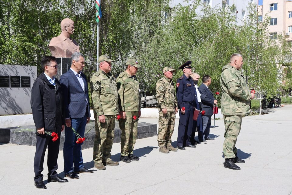 В Якутске отметили 65-летие со дня рождения Героя России Александра Рыжикова