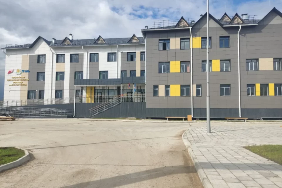 Восемь крупных объектов здравоохранения строят в Якутии