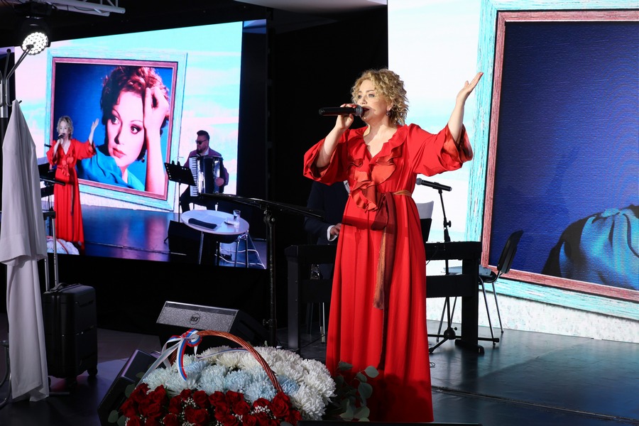 В Алдане побывала российская актриса Ольга Будина