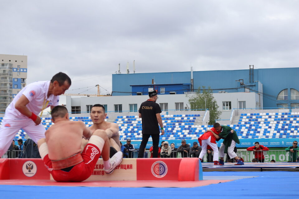В Якутске стартовали соревнования по борьбе корэш и мас-рестлингу в рамках федерального Сабантуя