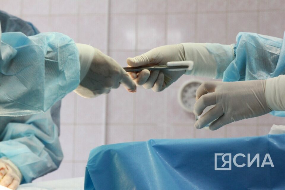 В Якутии врачи спасли мужчину, прострелившего себе ногу дробовиком
