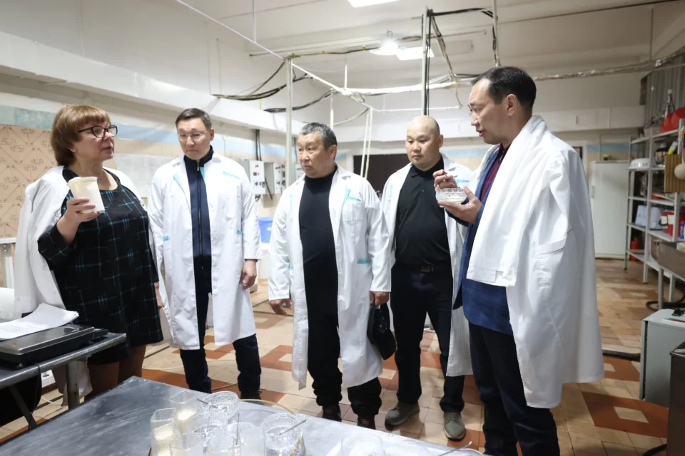 Глава Якутии встретился с семьей предпринимателей из Нижнеколымского района