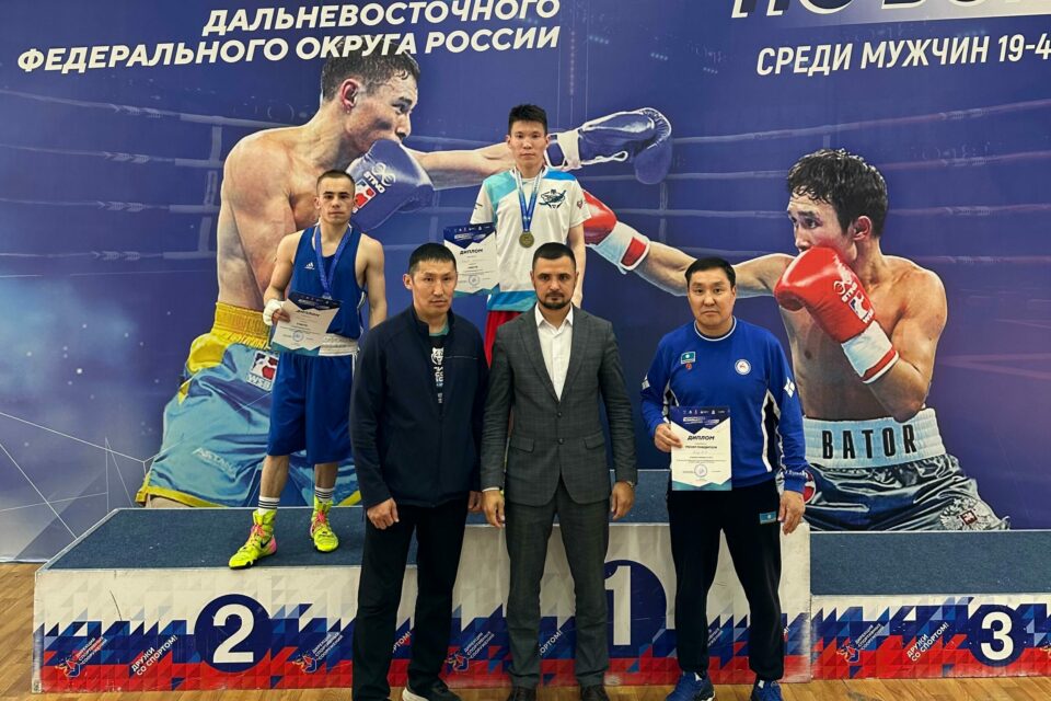 Иннокентий Слепцов завоевал путёвку на чемпионат России по боксу