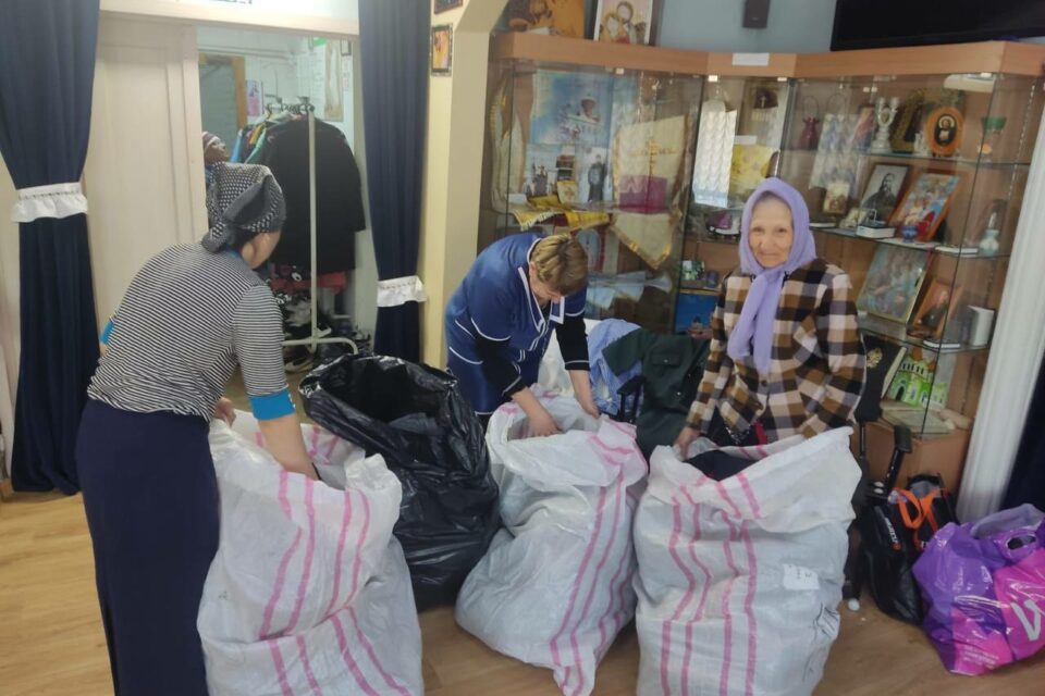 Жители Айхала отправили гуманитарную помощь в ДНР и ЛНР