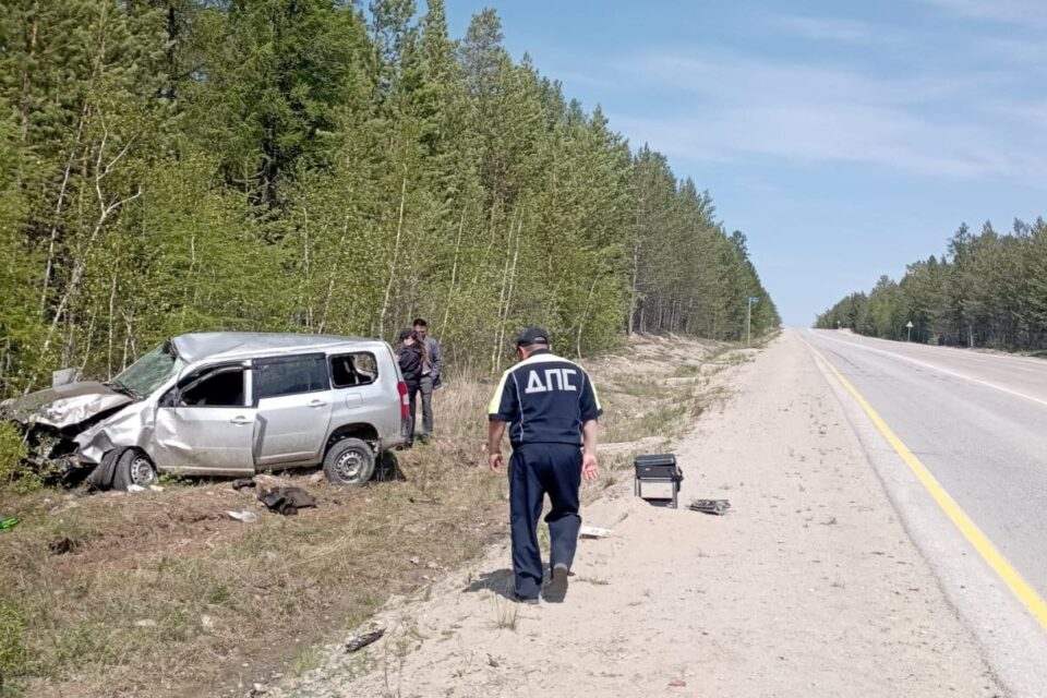 Водитель погиб при опрокидывании автомобиля в Хангаласском районе