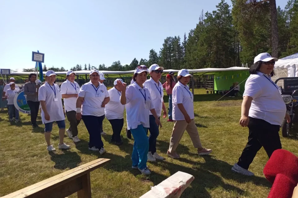 27 якутян принимают участие в конкурсе операторов машинного доения коров