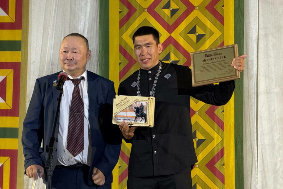 Победителю Игр Дыгына Борису Сдвижкову вручили 3 миллиона рублей