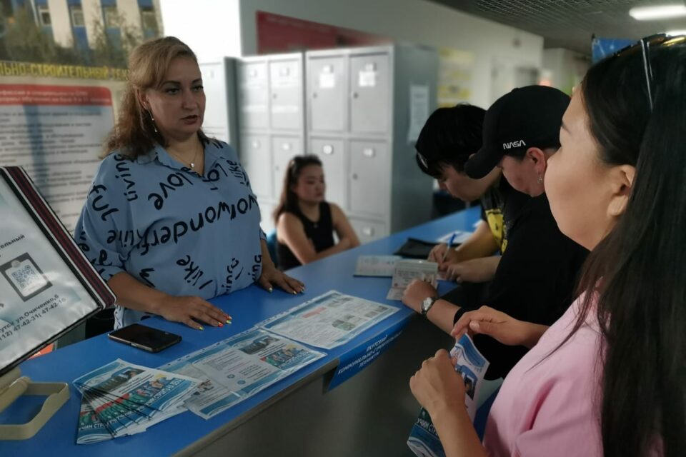 Более 300 абитуриентов посетили приемную кампанию «Старт в карьеру» в Якутске