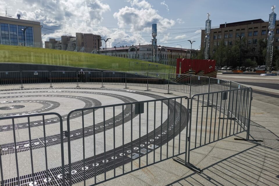 Айсен Николаев высказался за снятие ограничений на площади Республики в Якутске и набережной в Покровске
