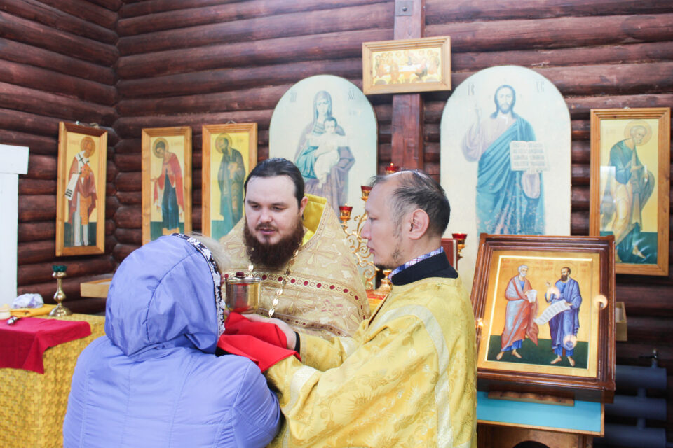 В колонии-поселении проведена Божественная литургия