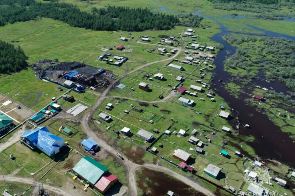 В Оймяконском районе от воды освободились 22 дворовые территории