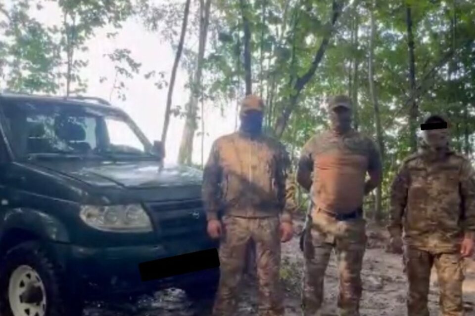 Коллектив Центра СПИД помог приобрести автомобиль участникам СВО из Якутии