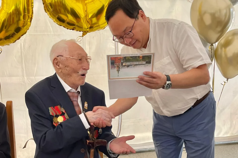 В Якутии поздравили со 100-летним юбилеем участника Великой Отечественной войны Мартына Григорьева