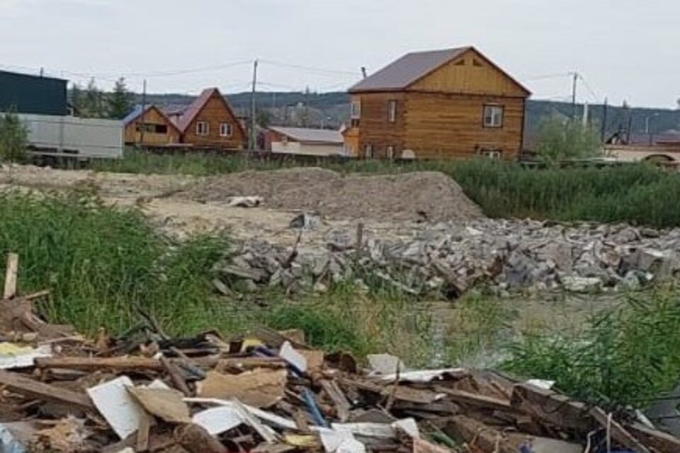 Эксперт объяснила, чем можно и нельзя отсыпать участок