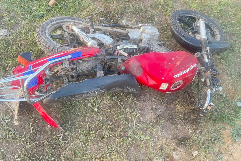 В Намском районе при наезде мотоцикла на столб погибли два человека
