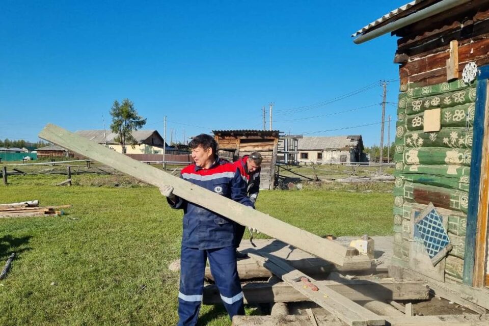 Работники ГУП «ЖКХ РС(Я)» участвуют в восстановительных работах в Оймяконском районе