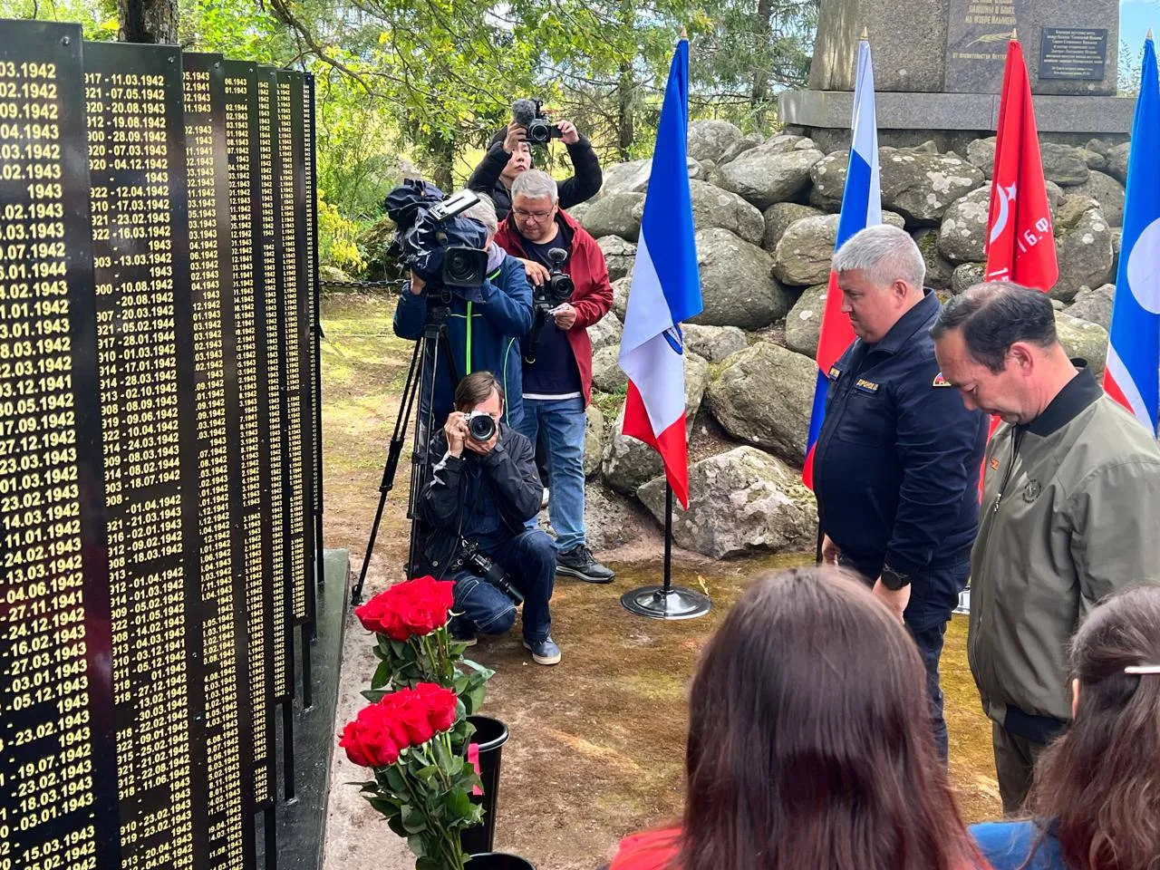 Памятные плиты с именами воинов-якутян открыли в Новгородской области