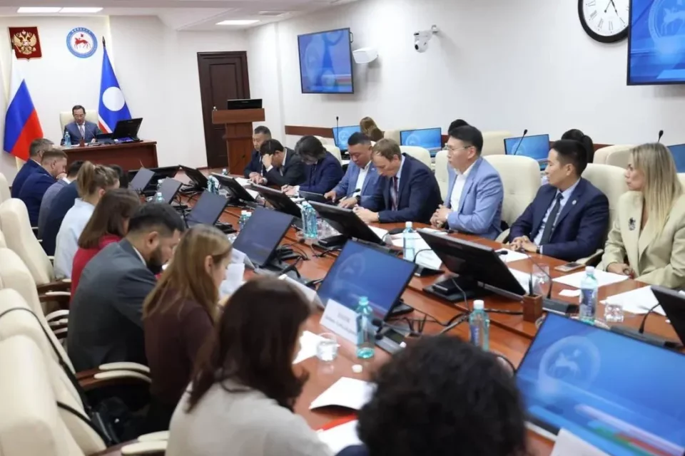 Глава Якутии потребовал усилить контроль за реализацией нацпроектов