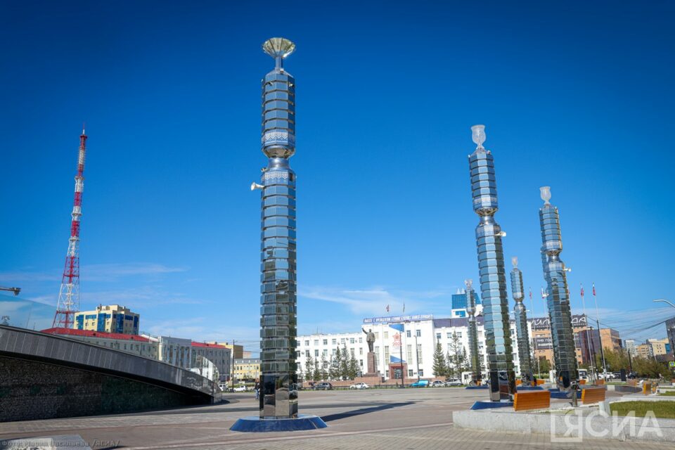 На площади Республики в Якутске установили новые световые конструкции