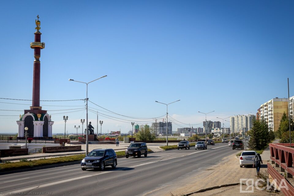 Очистку дорог от пыли и грязи усилят в Якутске к 1 сентября