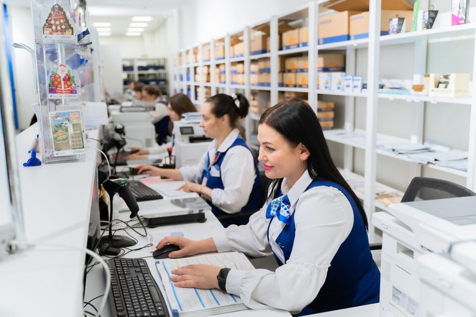Посылки на «Почте России» теперь можно получить по QR-коду без интернета