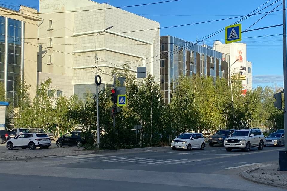 Житель Якутска помог обезопасить перекресток в центре города