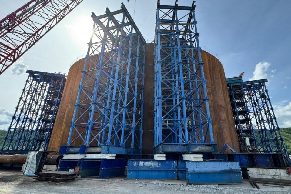 Министр транспорта Якутии оценил ход строительства Ленского моста