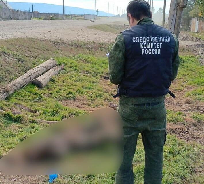 В Олекминске во время застолья мужчину насмерть закололи ножом