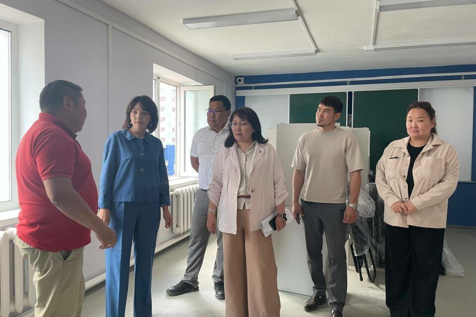Депутаты Якутской городской Думы проконтролировали ход капитального ремонта Саха-корейской школы