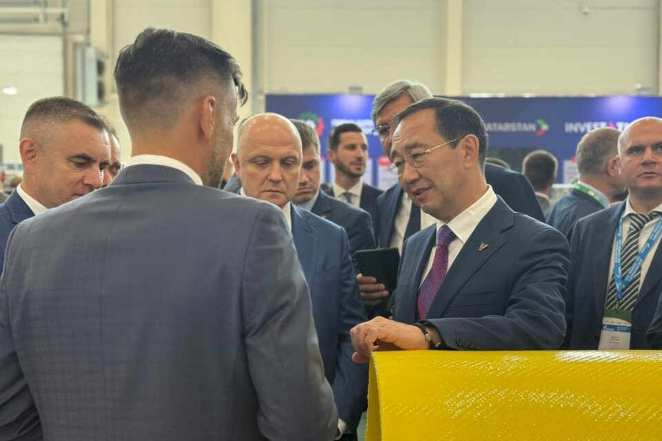 Глава Якутии работает на Татарстанском нефтегазохимическом форуме в Казани