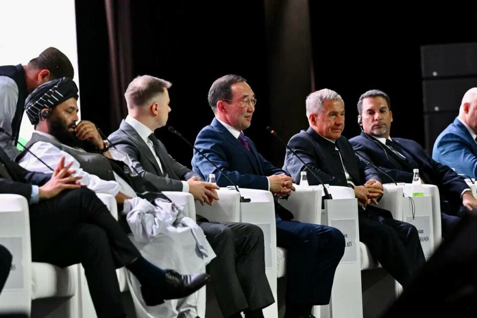 Глава Якутии выступил на пленарном заседании Татарстанского нефтегазохимического форума