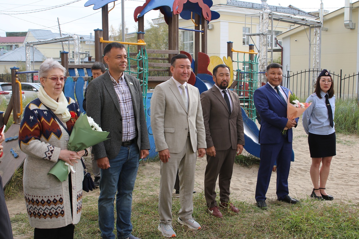 Фото: пресс-служба Якутской городской Думы