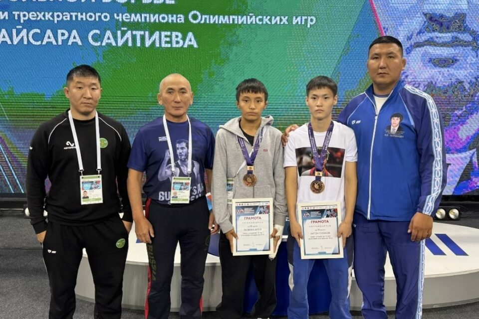 Якутские борцы завоевали медали турнира памяти Бувайсара Сайтиева