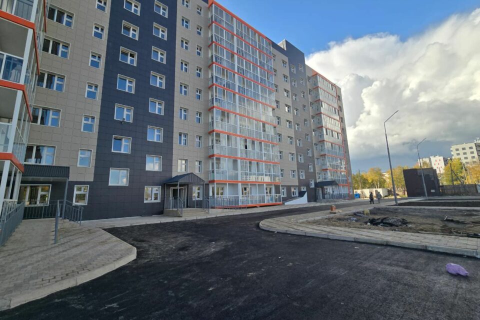 В Ленске завершено строительство 10-этажного жилого дома
