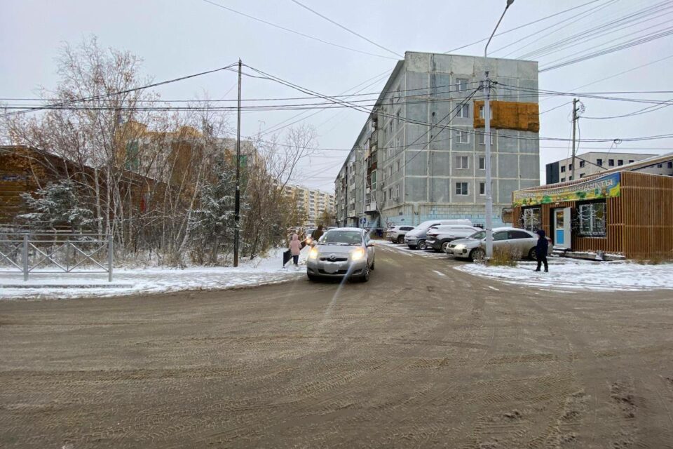 В Якутске водитель иномарки наехал на пожилую женщину