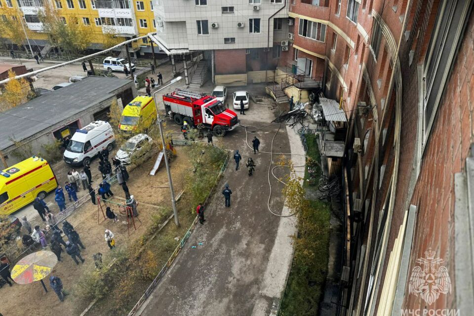 Названа предварительная причина пожара на улице Курашова в Якутске
