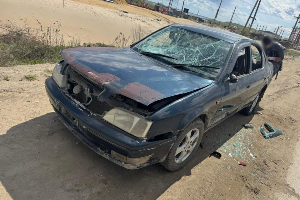 В Якутске подросток разбил угнанный старшим братом автомобиль