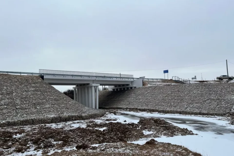 В Якутии завершают капремонт моста через реку Дьороху