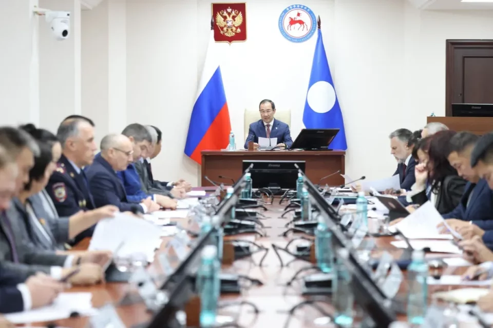Глава Якутии провёл заседание комиссии по противодействию коррупции