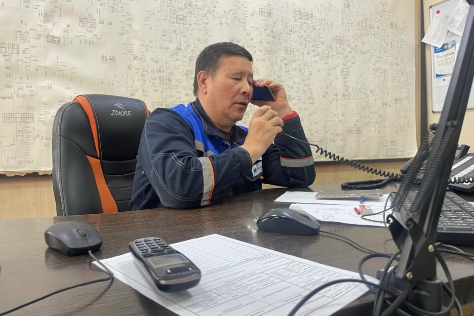 В Якутске водитель самосвала оставил без света жителей по Покровскому тракту