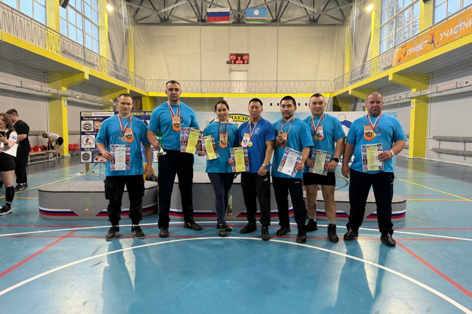 Железнодорожники победили на чемпионате Алданского района по жиму штанги лежа